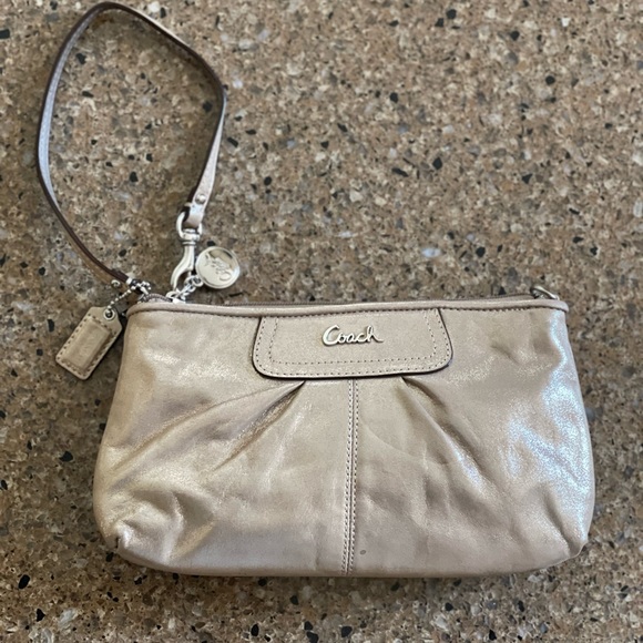 Coach Handbags - COACH purse